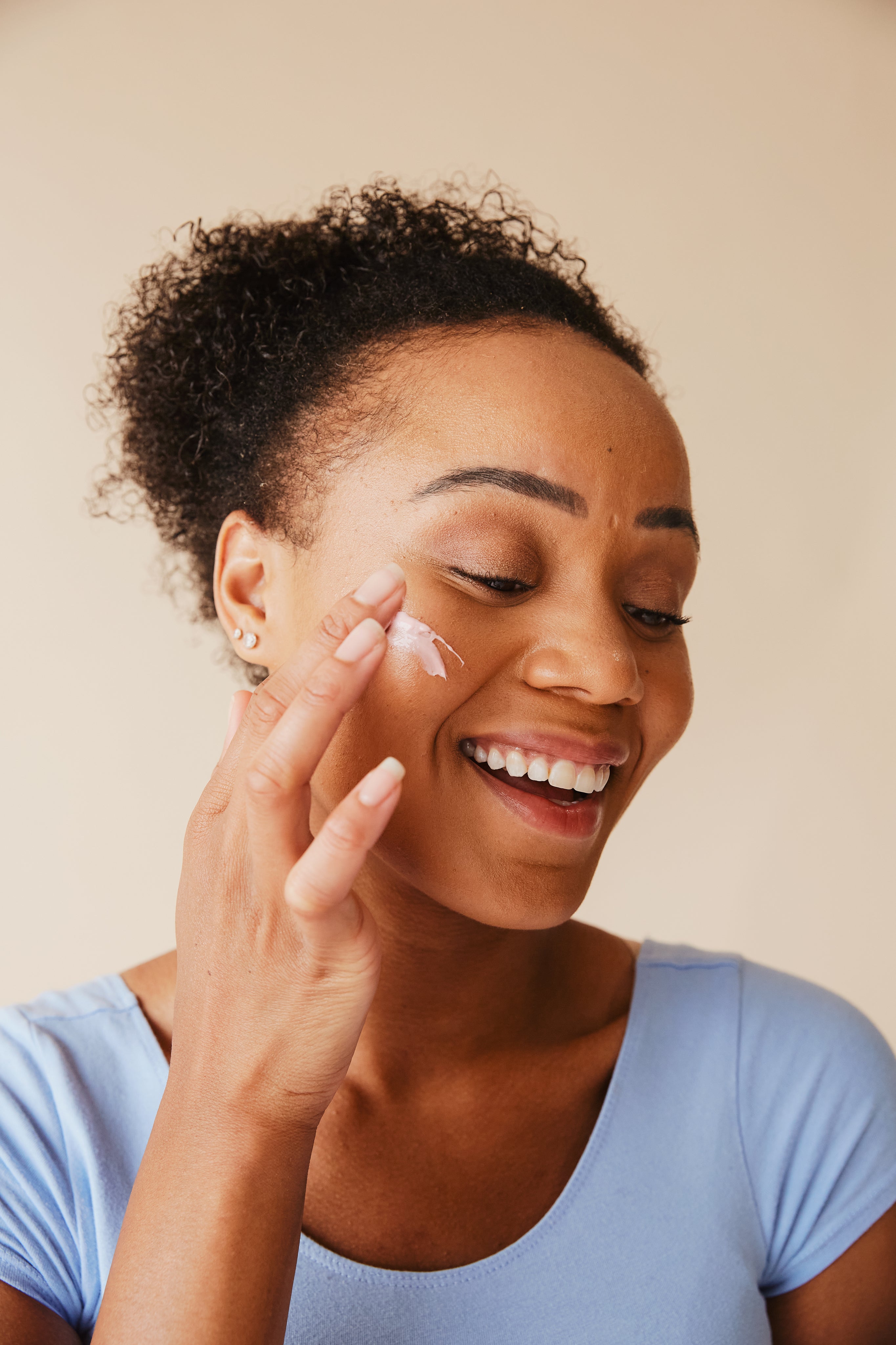 Ultimate Hydration is our nut free moisturizer that offers instant hydration to you dry, sensitive, eczema prone skin.
